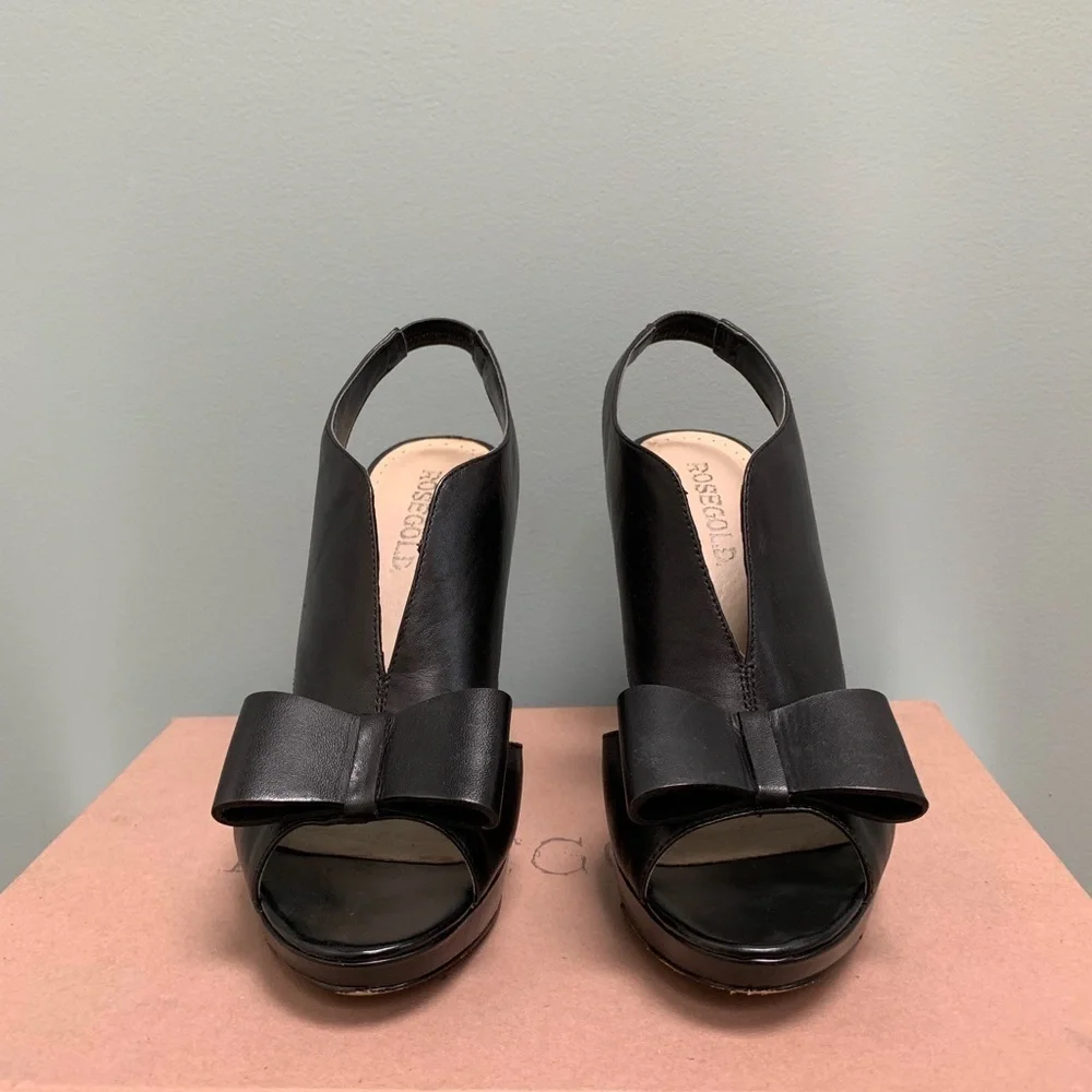 Rosegold black leather platforms
